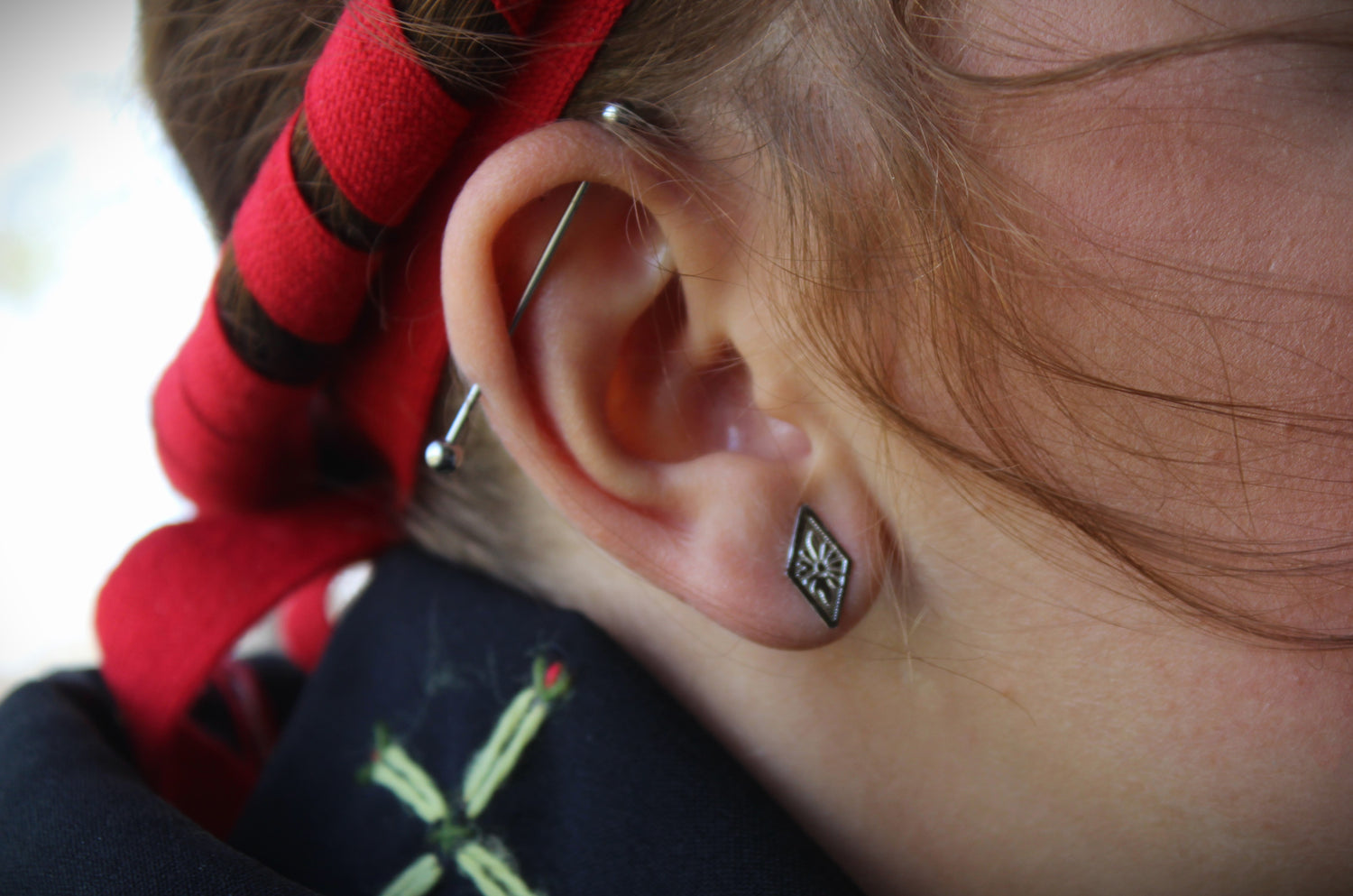 Vi har fått äran och ansvaret att föra svensk smyckestradition vidare ...