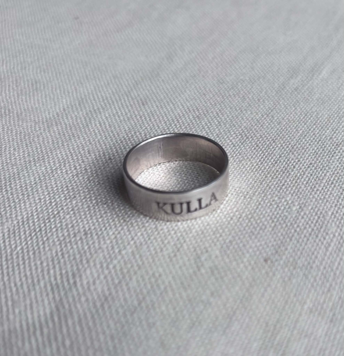 Ring -  KULLA eller MAS.